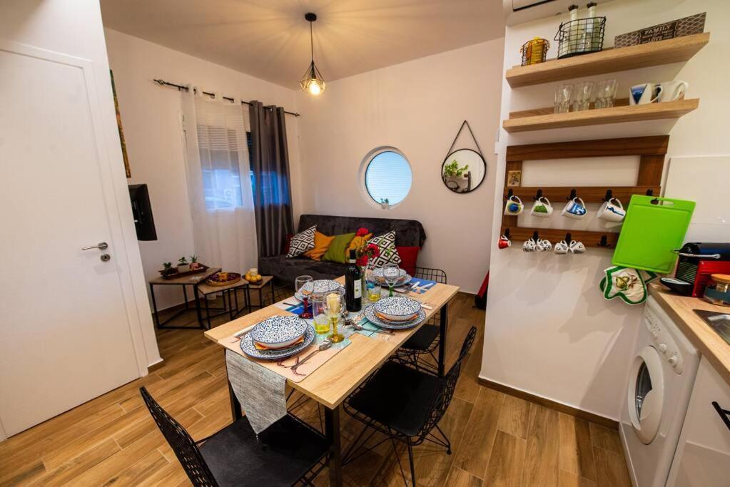 Lemon Garden Stylish Private Apartment Kalamata Exterior foto
