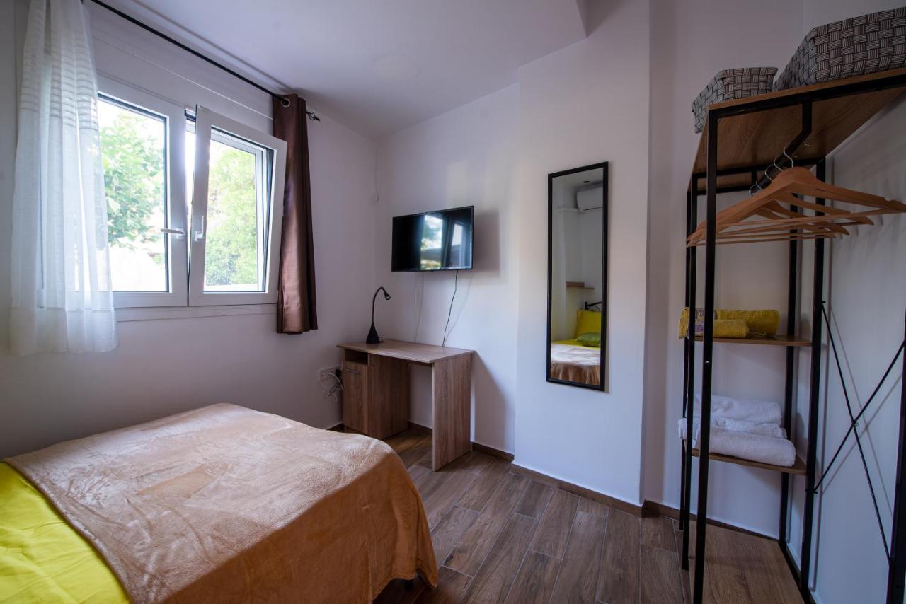 Lemon Garden Stylish Private Apartment Kalamata Exterior foto