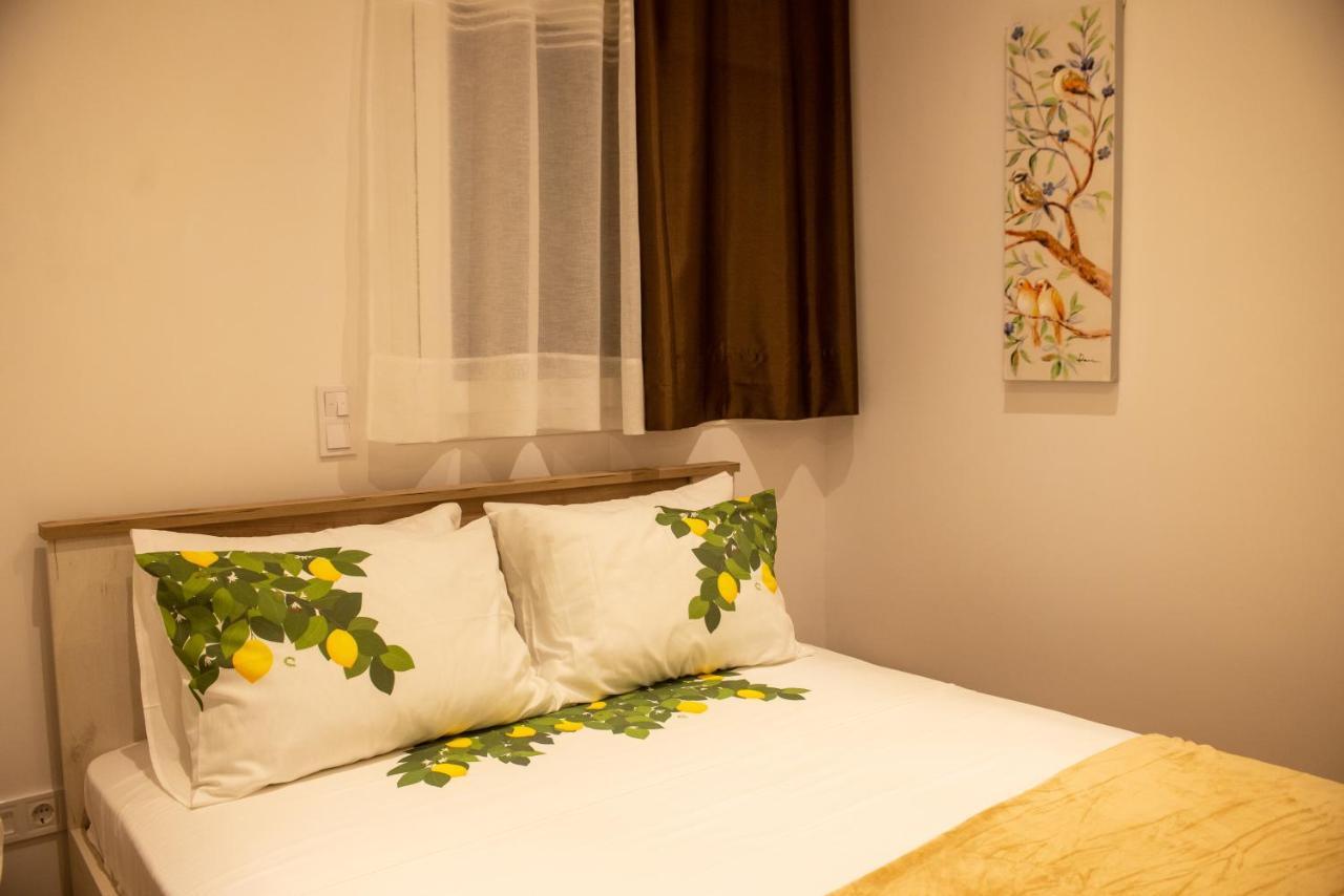 Lemon Garden Stylish Private Apartment Kalamata Exterior foto