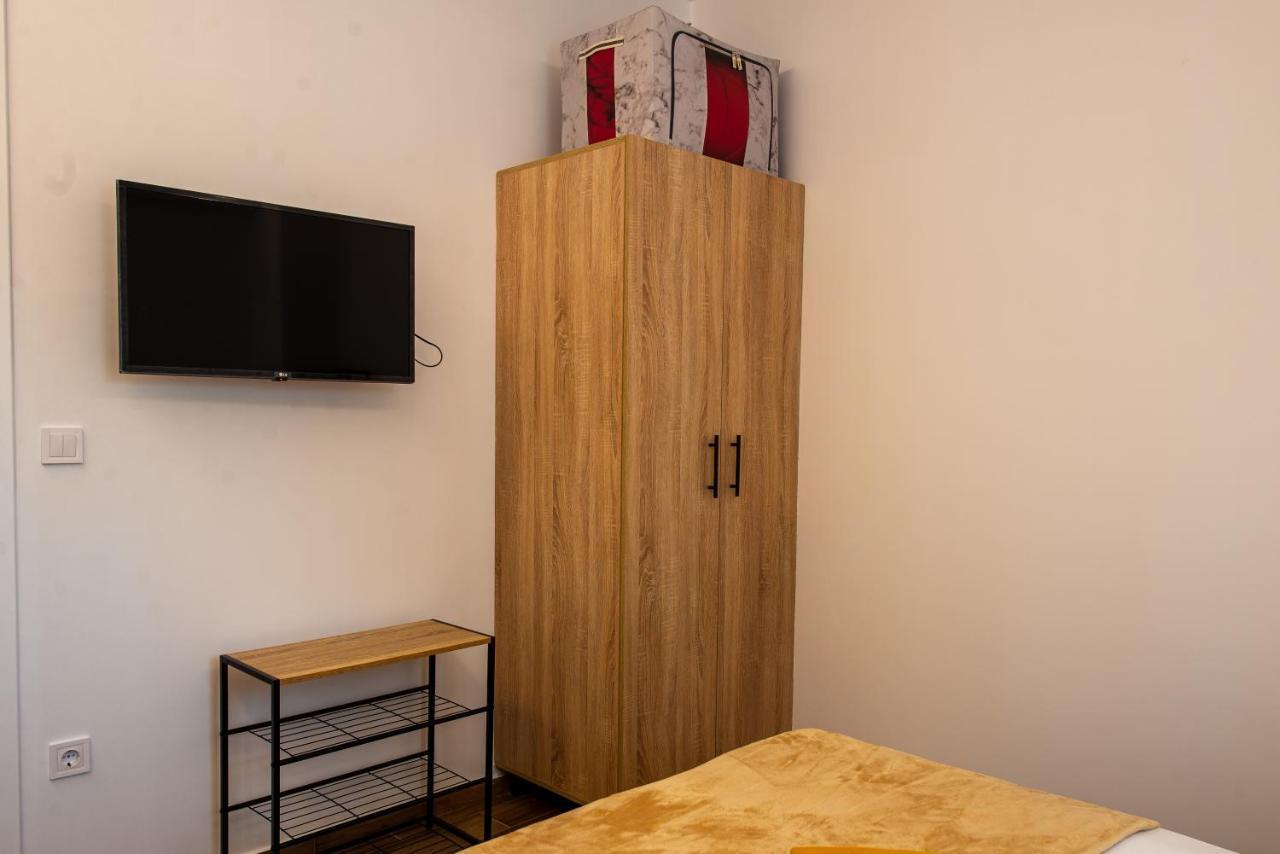 Lemon Garden Stylish Private Apartment Kalamata Exterior foto